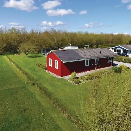 Three-bedroom In Sydals *